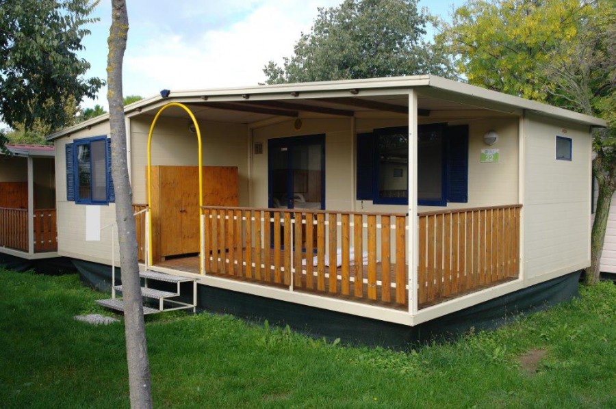 Casa mobile terrazza glam for Case in legno prefabbricate su terreno agricolo